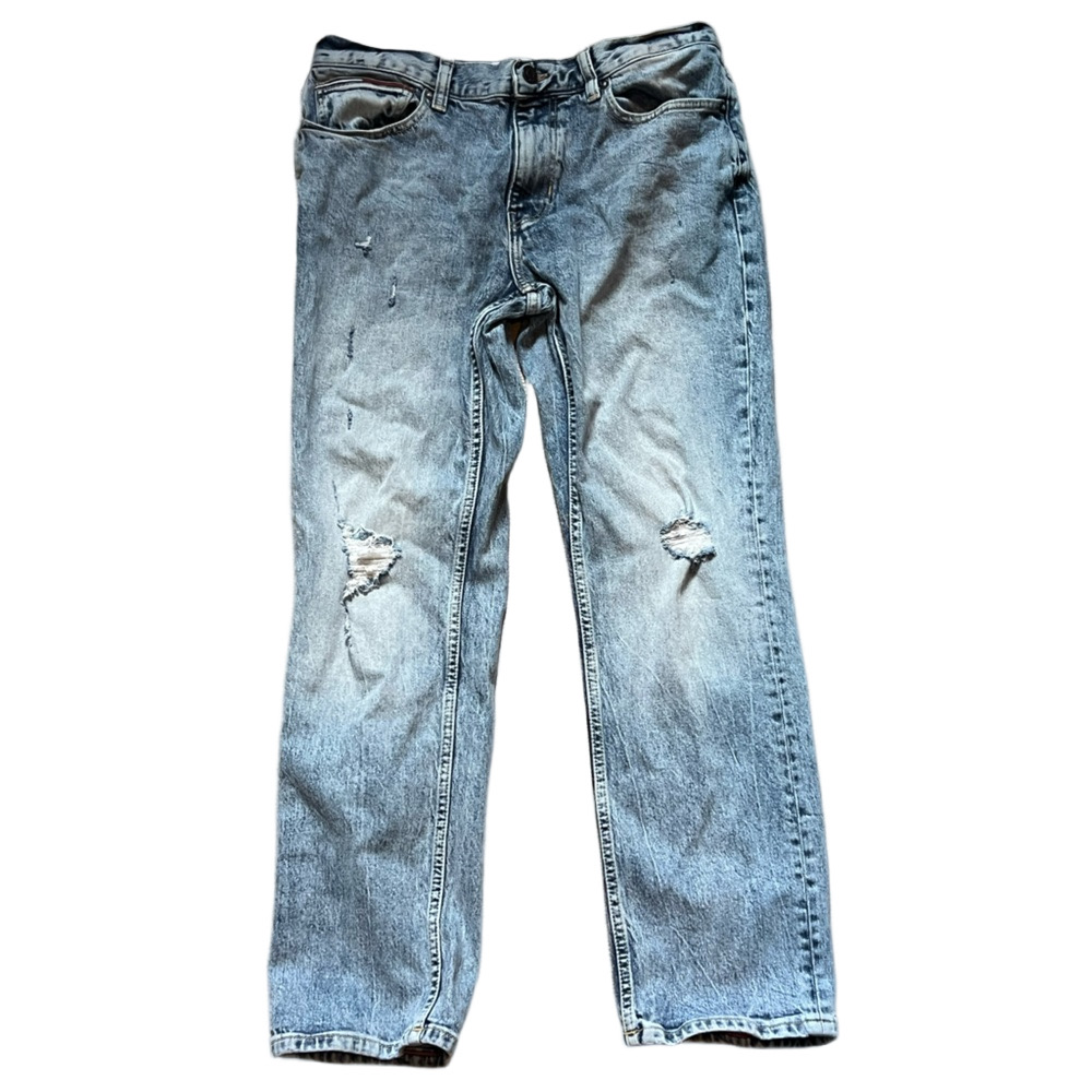 Tommy Hilfiger Men's Light Blue Relaxed Distressed Jeans